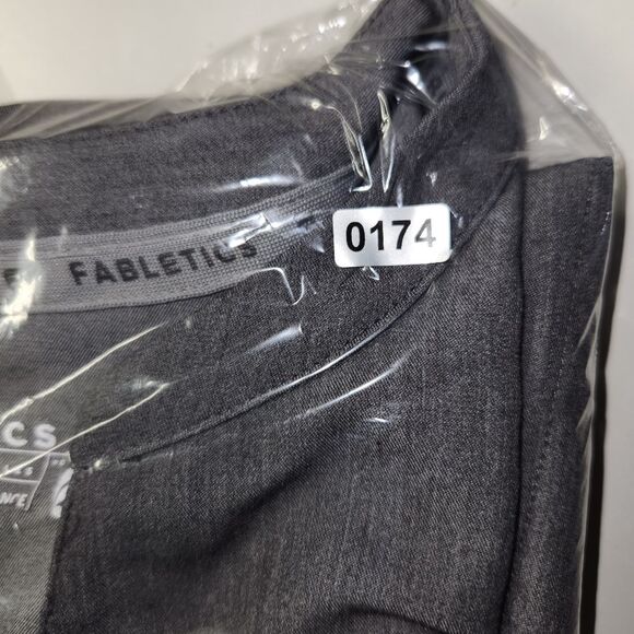 Fabletics Gray Three Pocket Scrub Top XXL - Picture 8 of 8